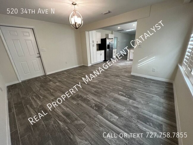 Building Photo - 520 34th Ave N