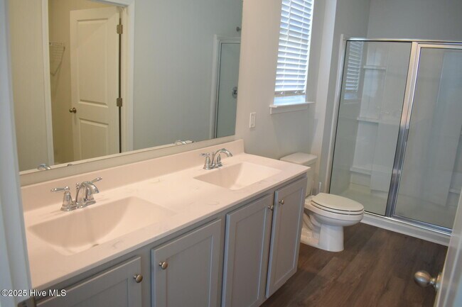 Building Photo - 832 Delta Ct