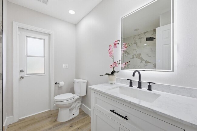 Building Photo - 645 Rosemere Cir