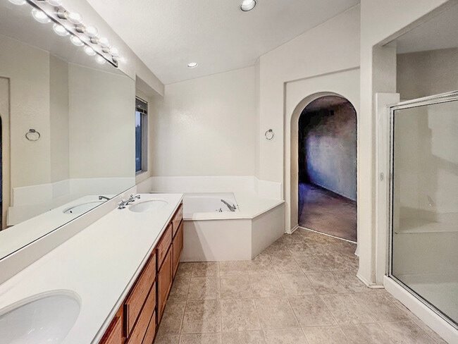 Building Photo - 593 Via Armado