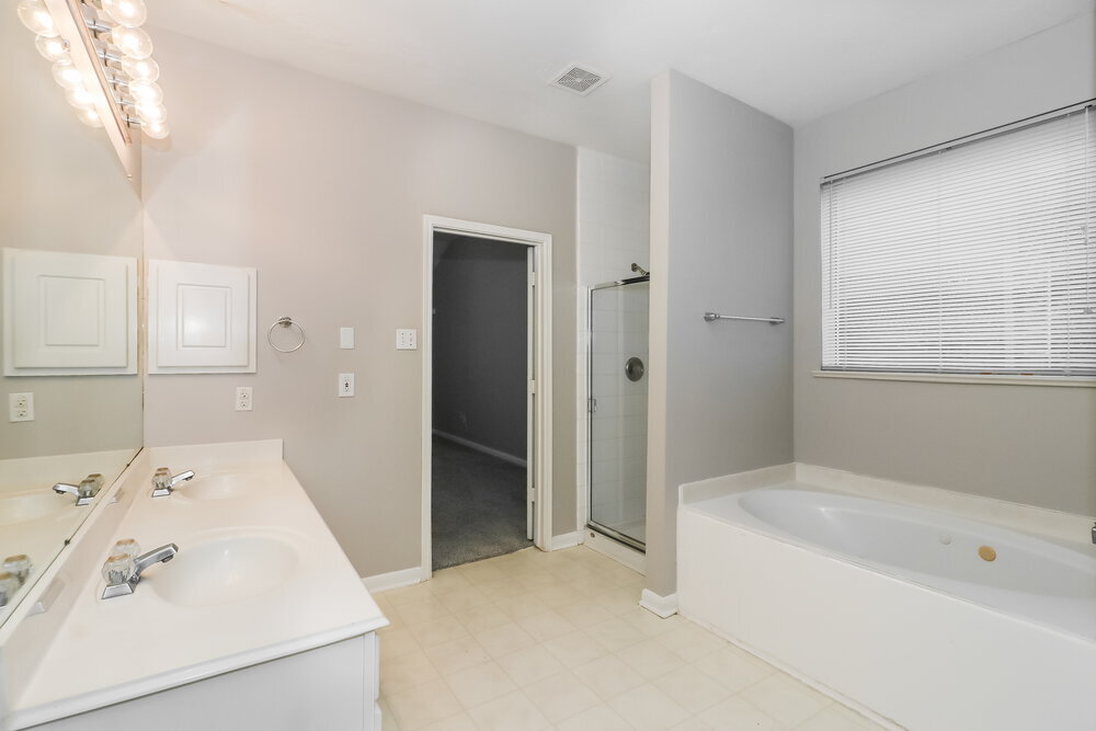 Building Photo - 8919 Green Ray Dr