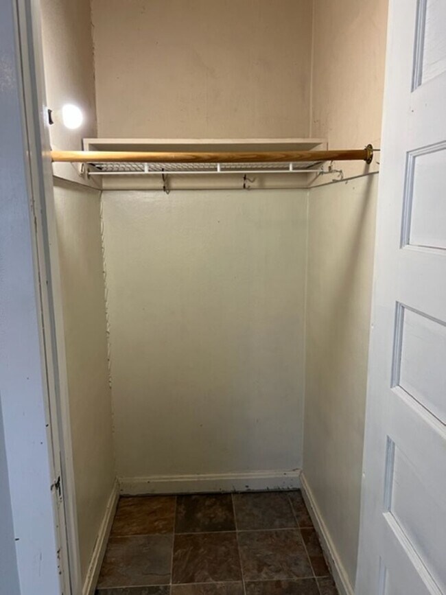 Building Photo - 339 5th St