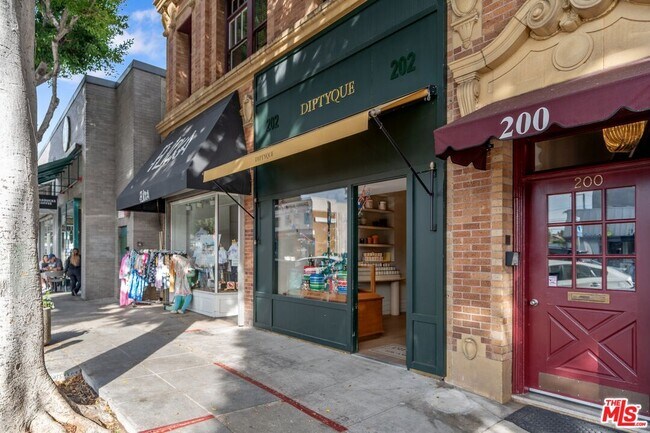 Building Photo - 5806 Waring Ave