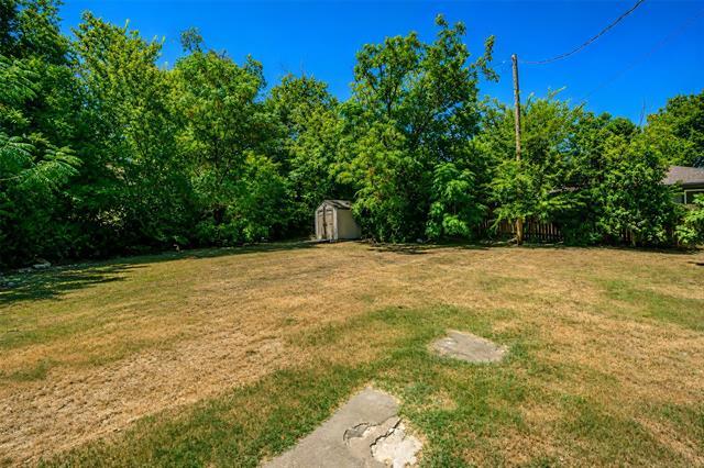 Building Photo - 1701 Brook Hollow Dr