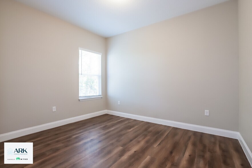 Building Photo - 708 Martin Ln