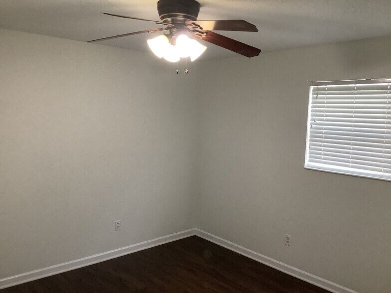 Building Photo - 7633 Mourning Dove Ln