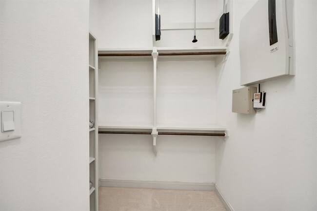 Building Photo - 5809 Kiam St