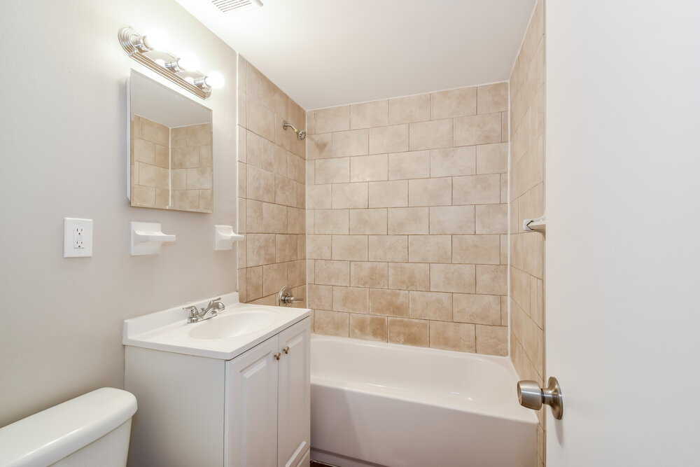 Building Photo - 5816 Sonora Dr W