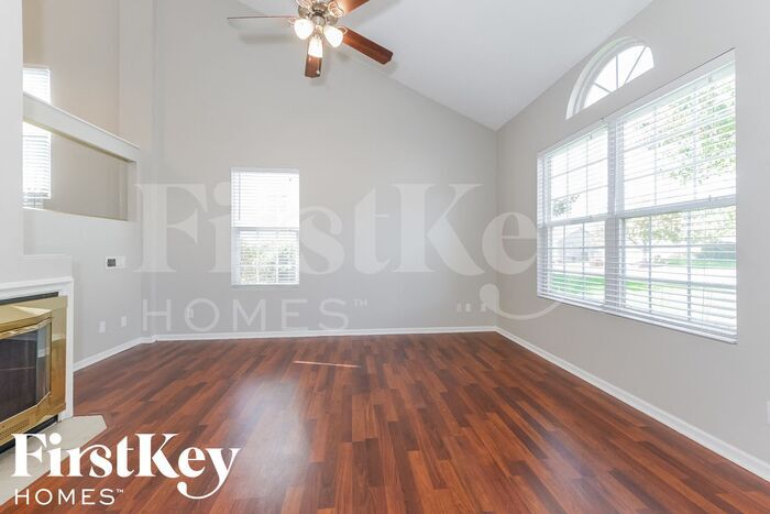 Building Photo - 609 Rosehill Dr