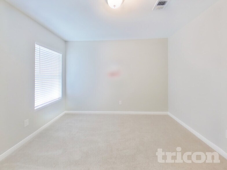Building Photo - 10050 Cerritos dr