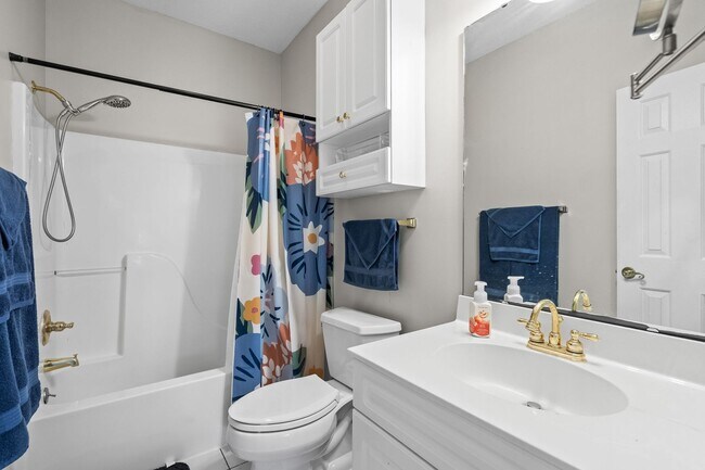 Building Photo - 686 Riverwalk Dr