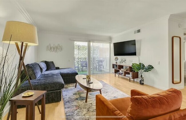 Building Photo - Sunrise Condo