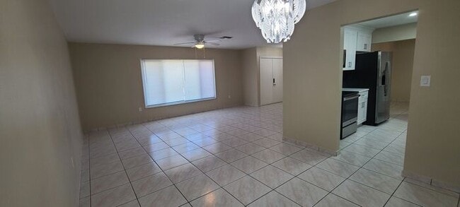 Building Photo - Beautifully Remodeled Home in Poinciana area