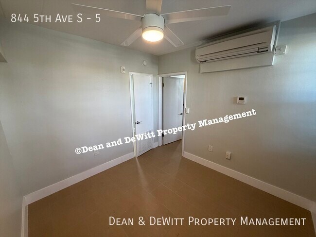 Building Photo - 844 5th Ave S