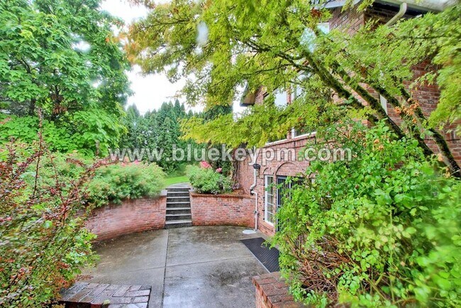 Building Photo - 3 Bed, 2 Bath, 1 Acre Home in Ridgefield, WA