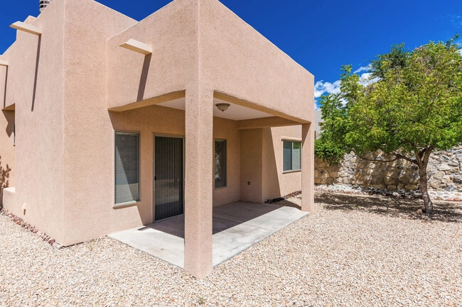 Building Photo - Beautiful Light and Bright Home located of...