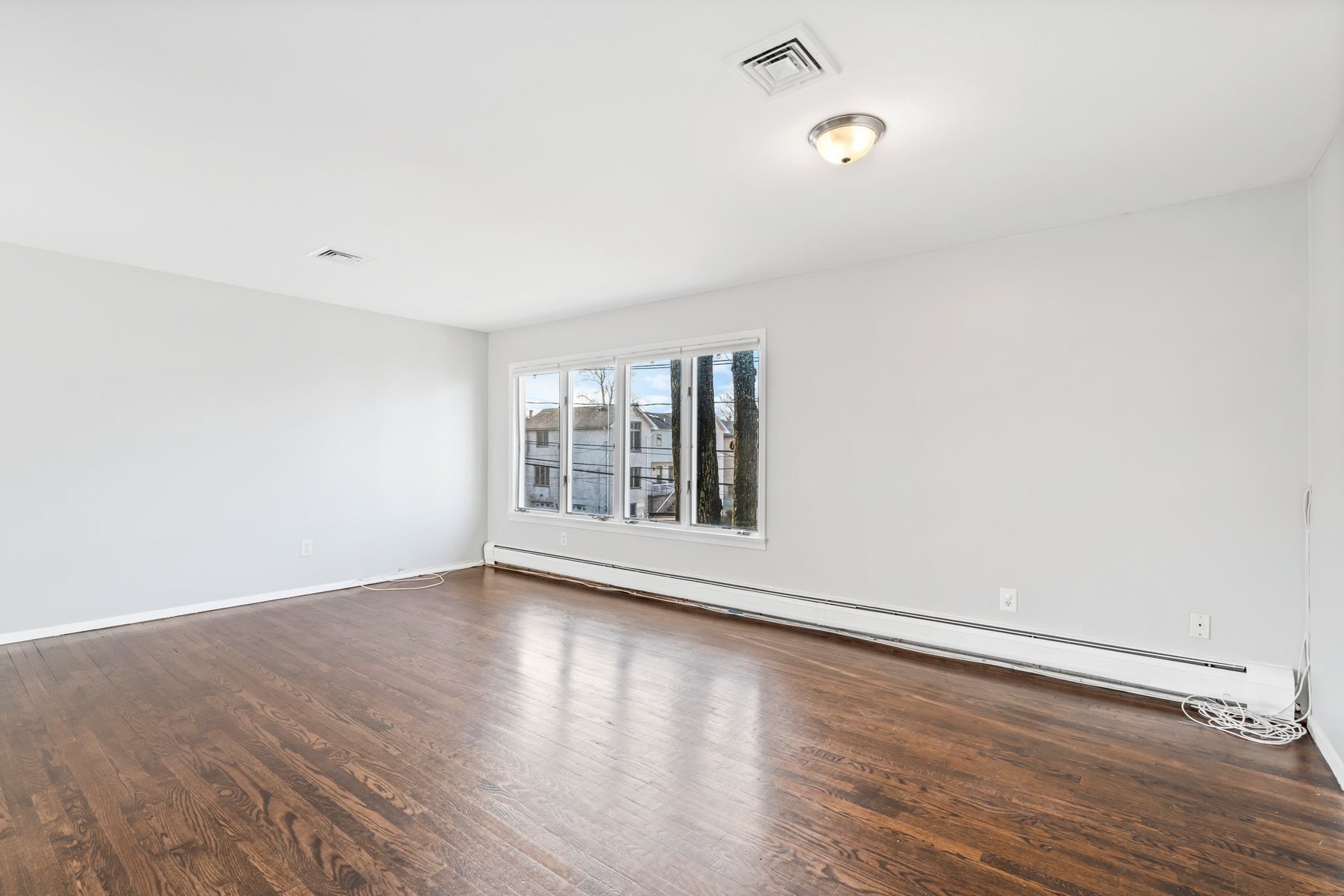 Building Photo - 15 Hillcrest Ave