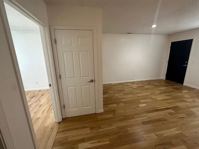 Building Photo - 316 S Marion St