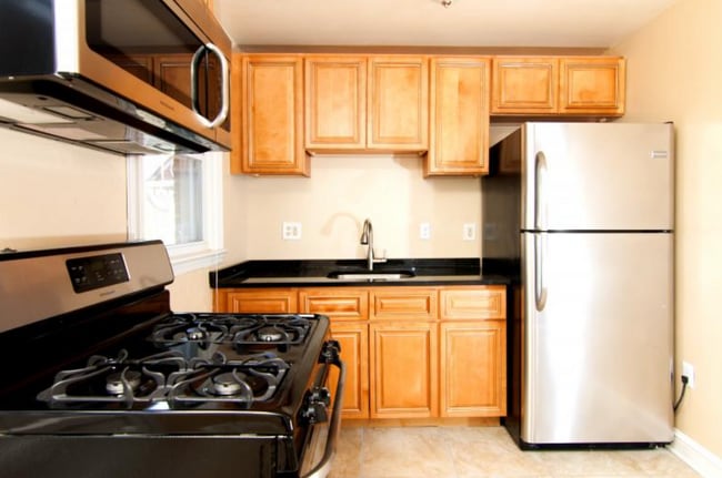 Building Photo - 8409 Potomac Ave