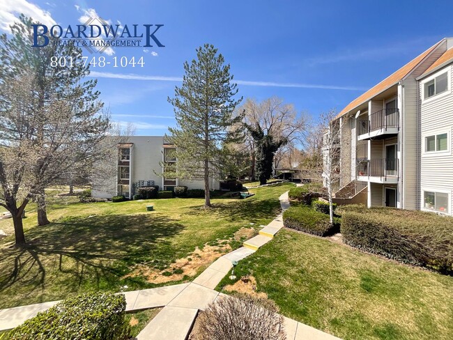 Building Photo - Beautiful 2 bed 2 bath Condo