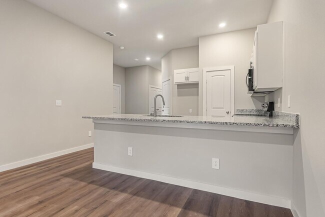 Building Photo - 2651 Baron Ave
