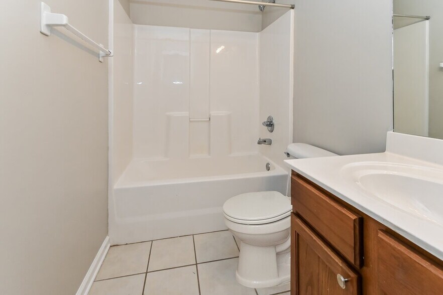 Building Photo - 150 Susanne Dr