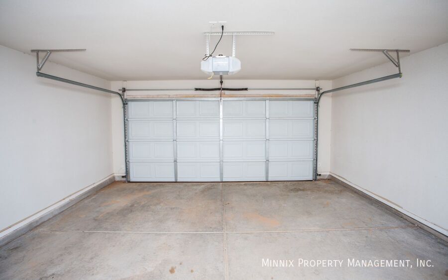 Building Photo - 1302 N Dover Ave