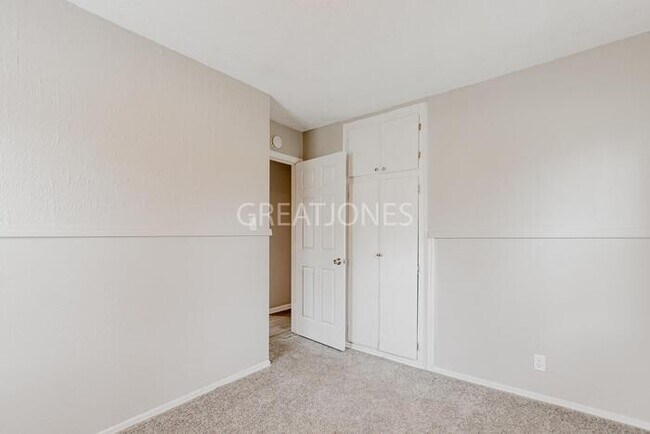 Building Photo - 3448 N Leland Ave