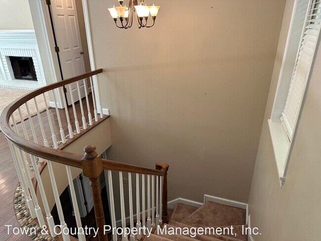 Building Photo - 3 br, 2 bath House - 321 Gatewood Dr. Unit...