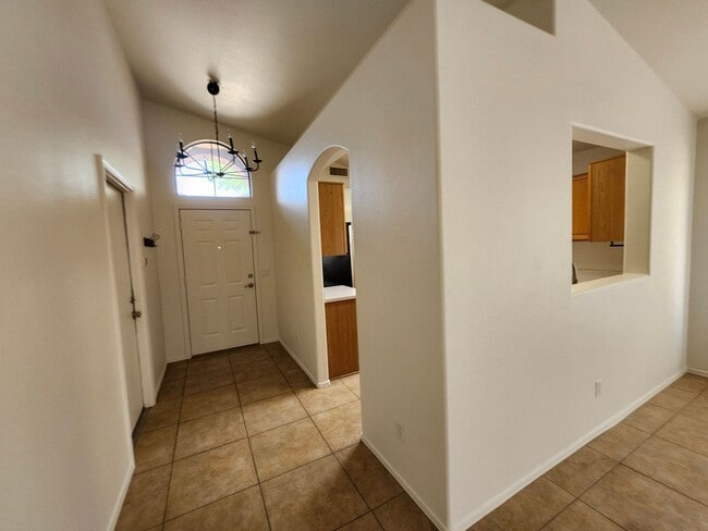 Building Photo - Beautiful Mountain Views! 3bedrom 2 bath