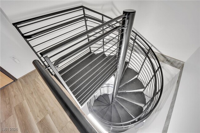 Building Photo - 353 E Bonneville Ave