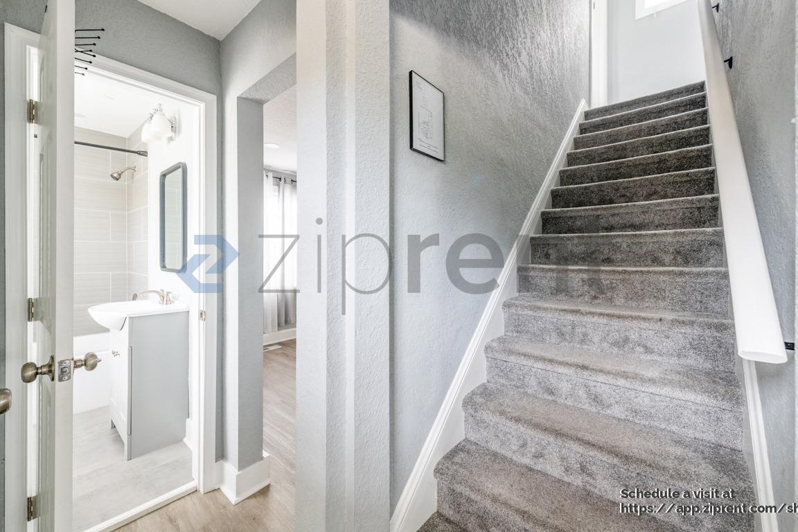 Building Photo - 965 W Ocean View Ave