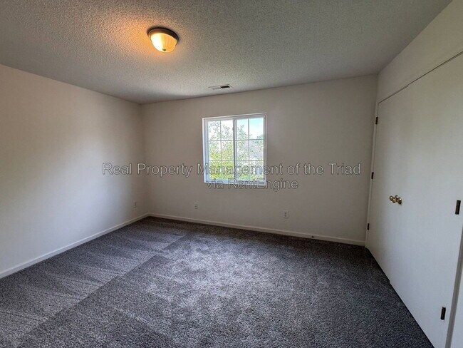 Building Photo - 809 Topsail Dr