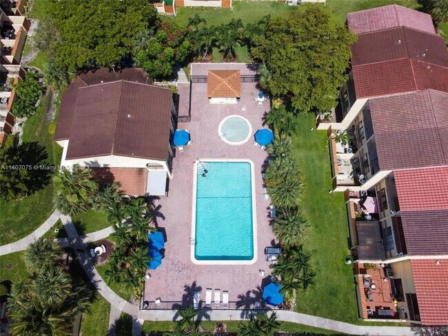 Building Photo - 4000 Del Rio Way