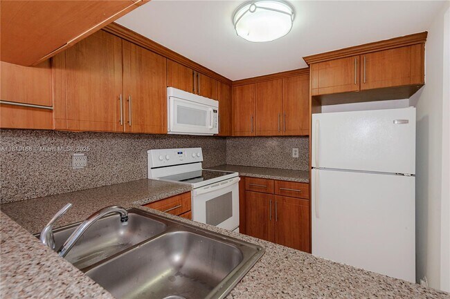 Building Photo - 1082 W 79th St