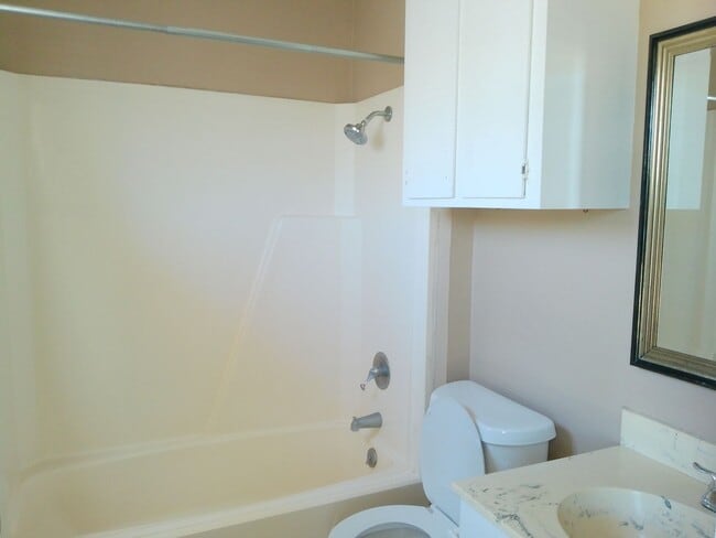 Building Photo - 421 Antares Dr