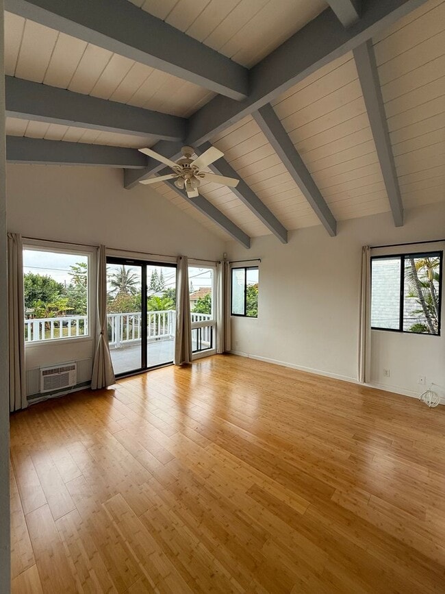Building Photo - $3,800 / 3 bedroom, 2 bath, multi-level ho...