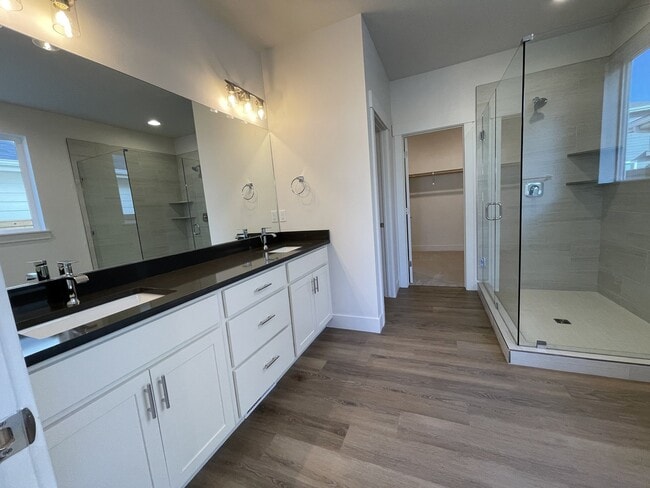 Building Photo - Beautiful 4 Bedroom, 3.5 Bathroom Home in Prescott Ranch!