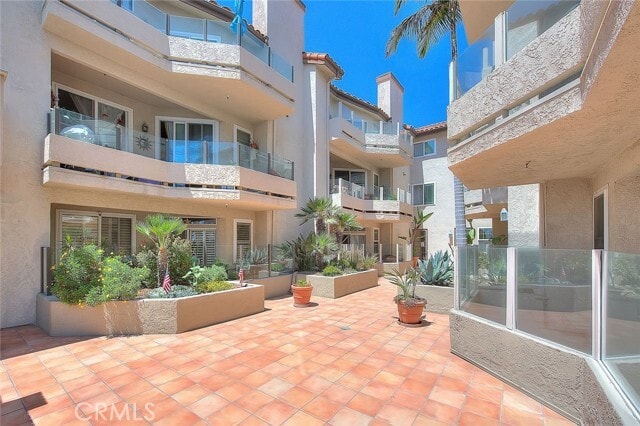 Building Photo - 1400 Pacific Coast Hwy