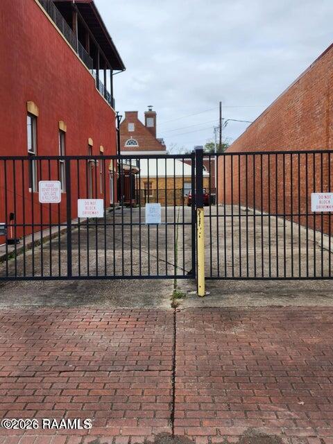 Building Photo - 307 N Main St