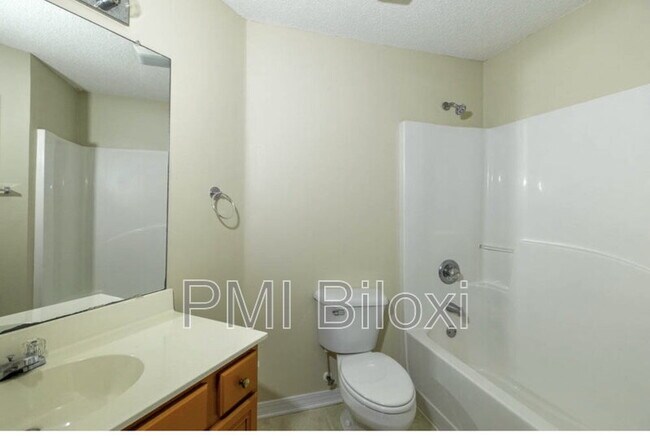 Building Photo - 3514 Farrington Ct