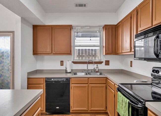 Building Photo - 1852 Heartland Dr