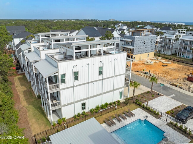 Building Photo - 15 E Queen Palm Dr