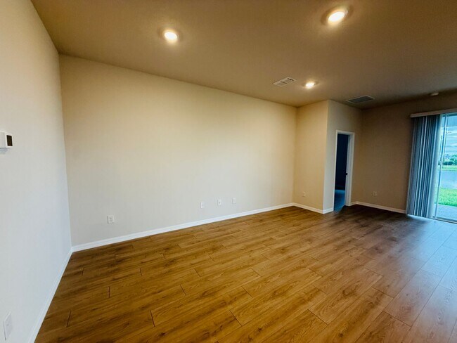 Building Photo - New build -  Be the 1st to move into this 4 bedroom home in Parish!