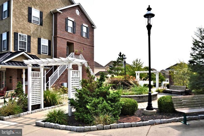 Primary Photo - 3940 Ashland Dr