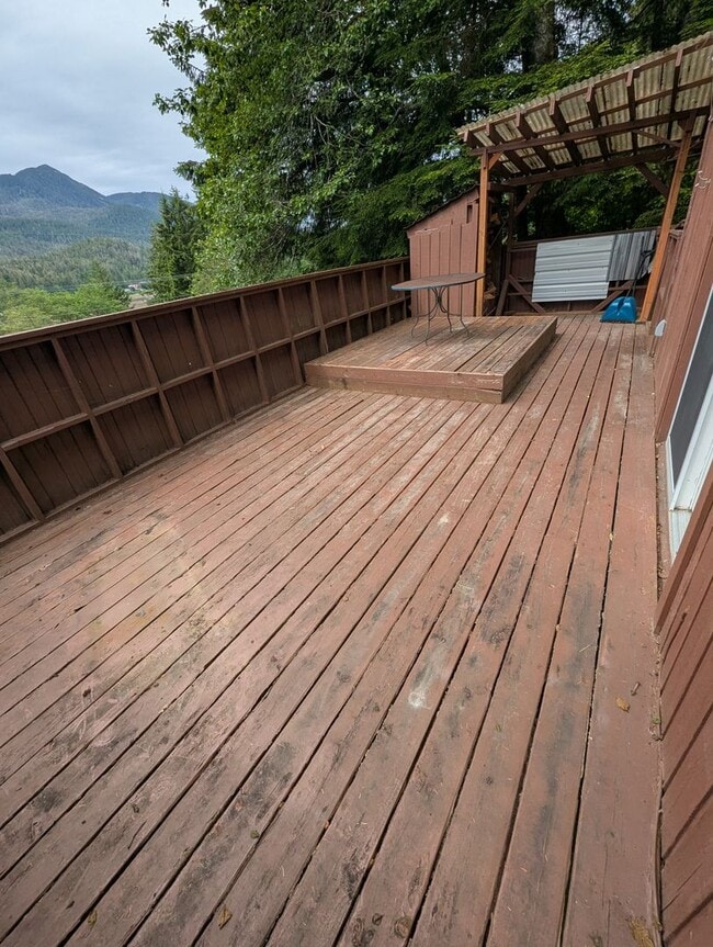 Building Photo - 2 bed/2.5 bath single family home w/ bonus...