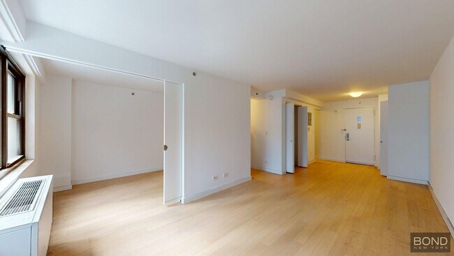 Primary Photo - 222 E 39th St