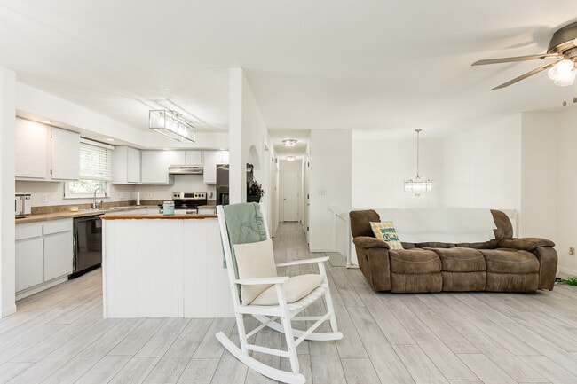 Building Photo - 3409 Cedar Ln