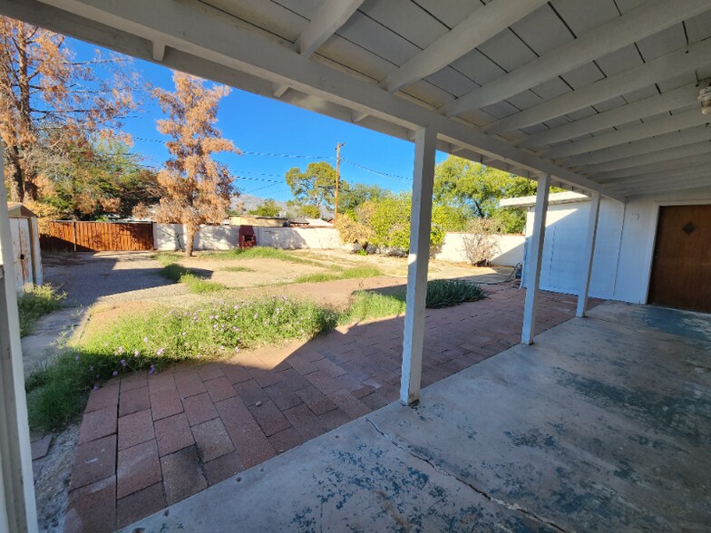 Building Photo - 4709 E Seneca St