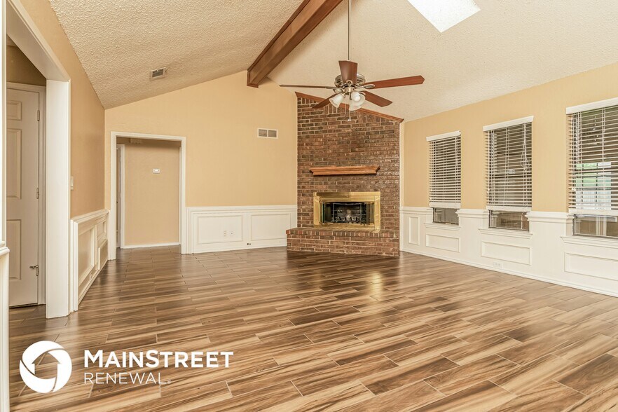 Building Photo - 744 Santa Fe Trail